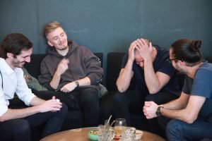 Romain Maillard magicien close up et mentalisme illusionniste france experience mentale